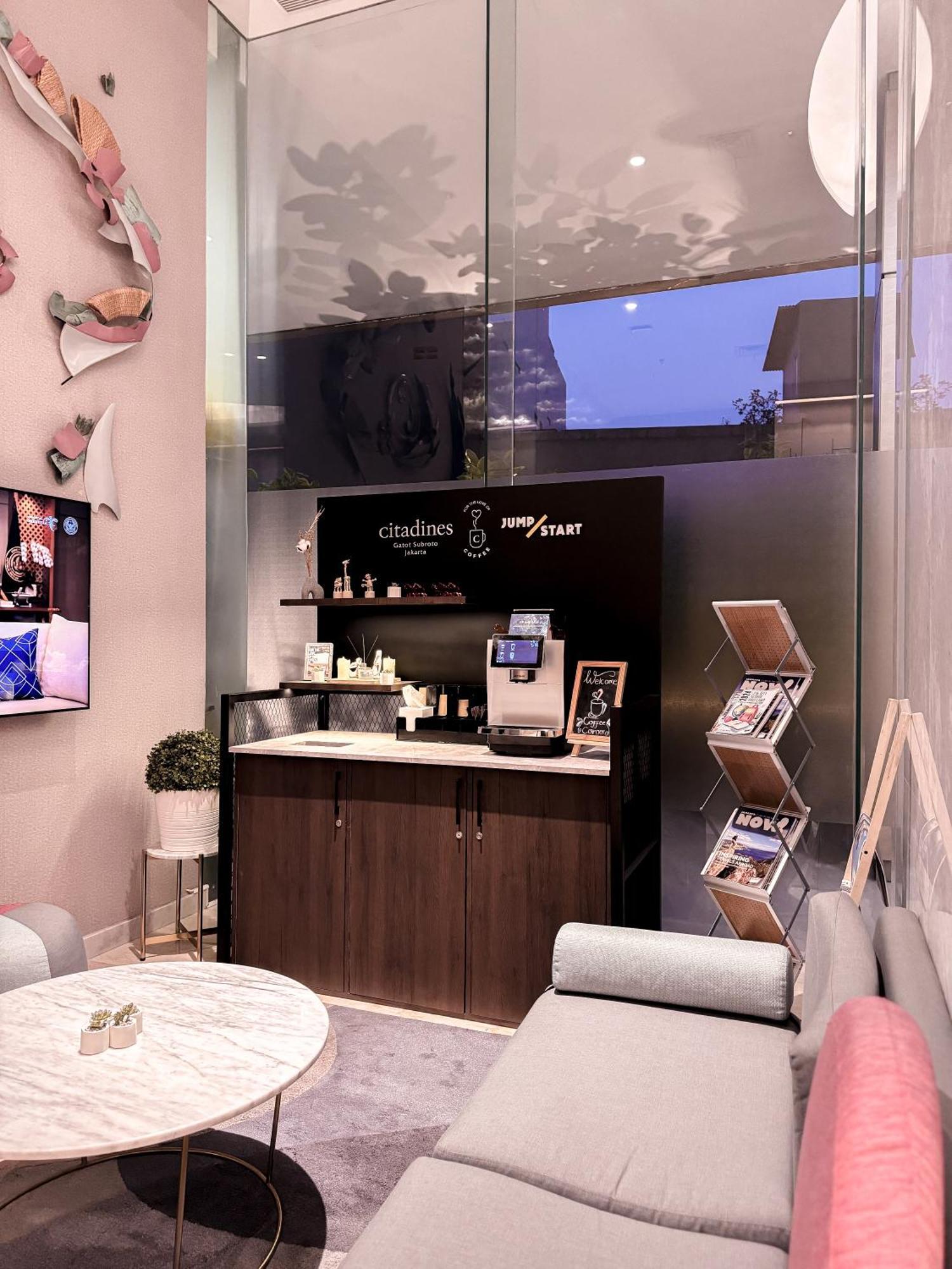 Citadines Gatot Subroto Jakarta Eksteriør bilde